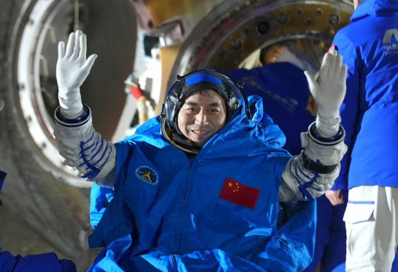 9小时！神十九乘组刷新中国航天员单次出舱活动时长纪录
