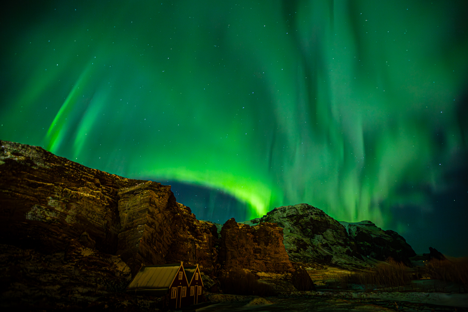 绚丽极光“开年红”,地磁暴会给人类带来什么?