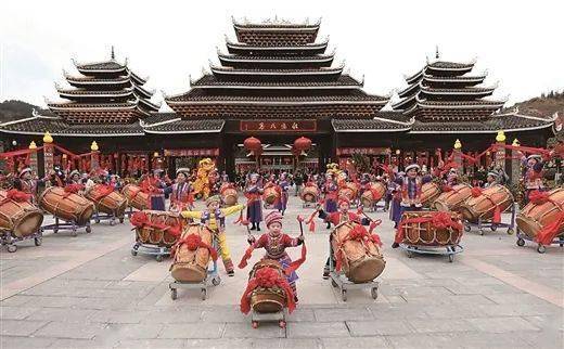 漳州姑娘自办“村晚” 闽南木偶戏出圈