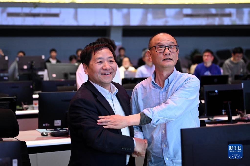 中国“人造太阳”配上“赤霄光剑”