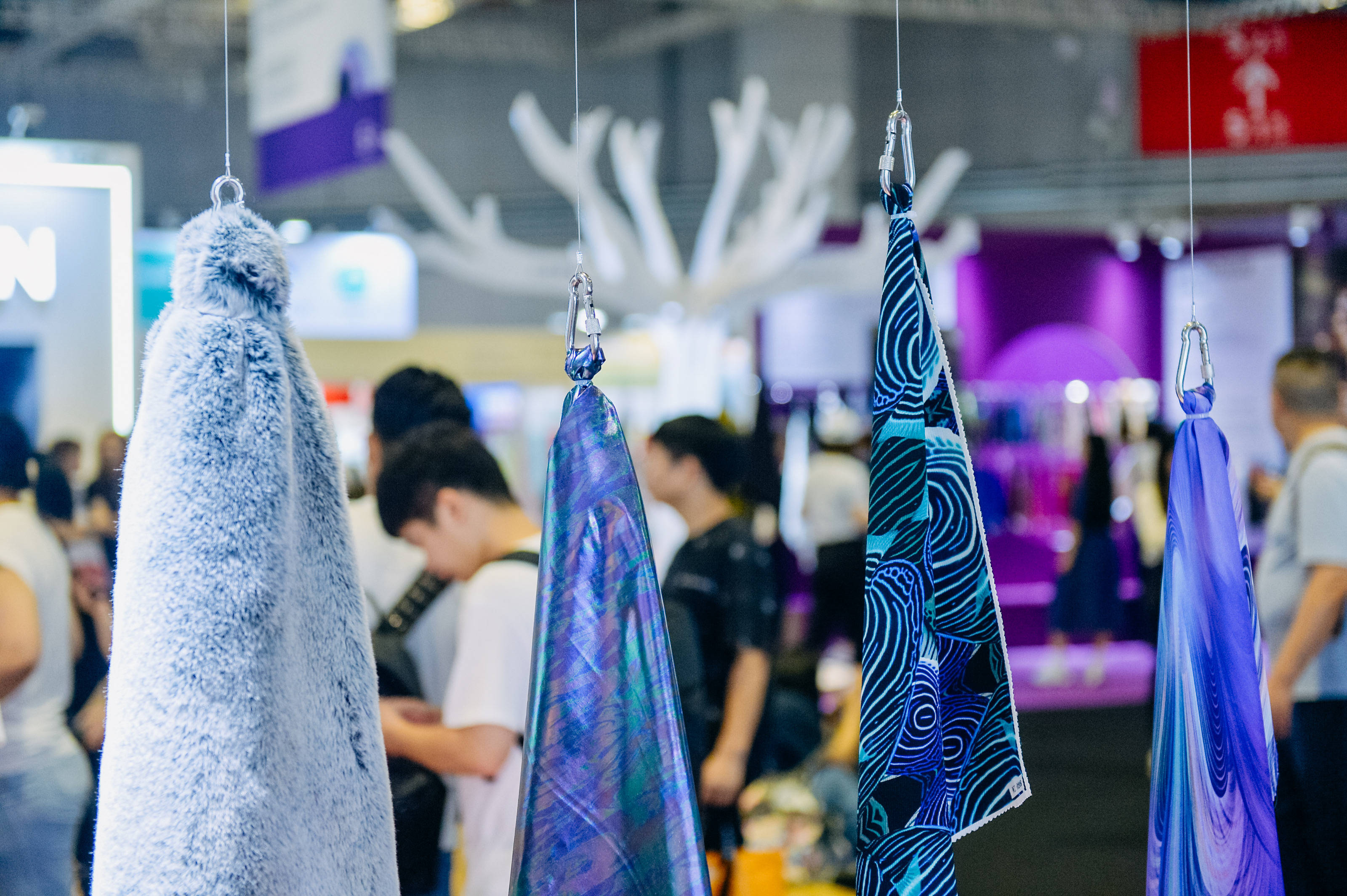 EG：下游纺服出口数据回暖 聚酯产业链震荡偏强