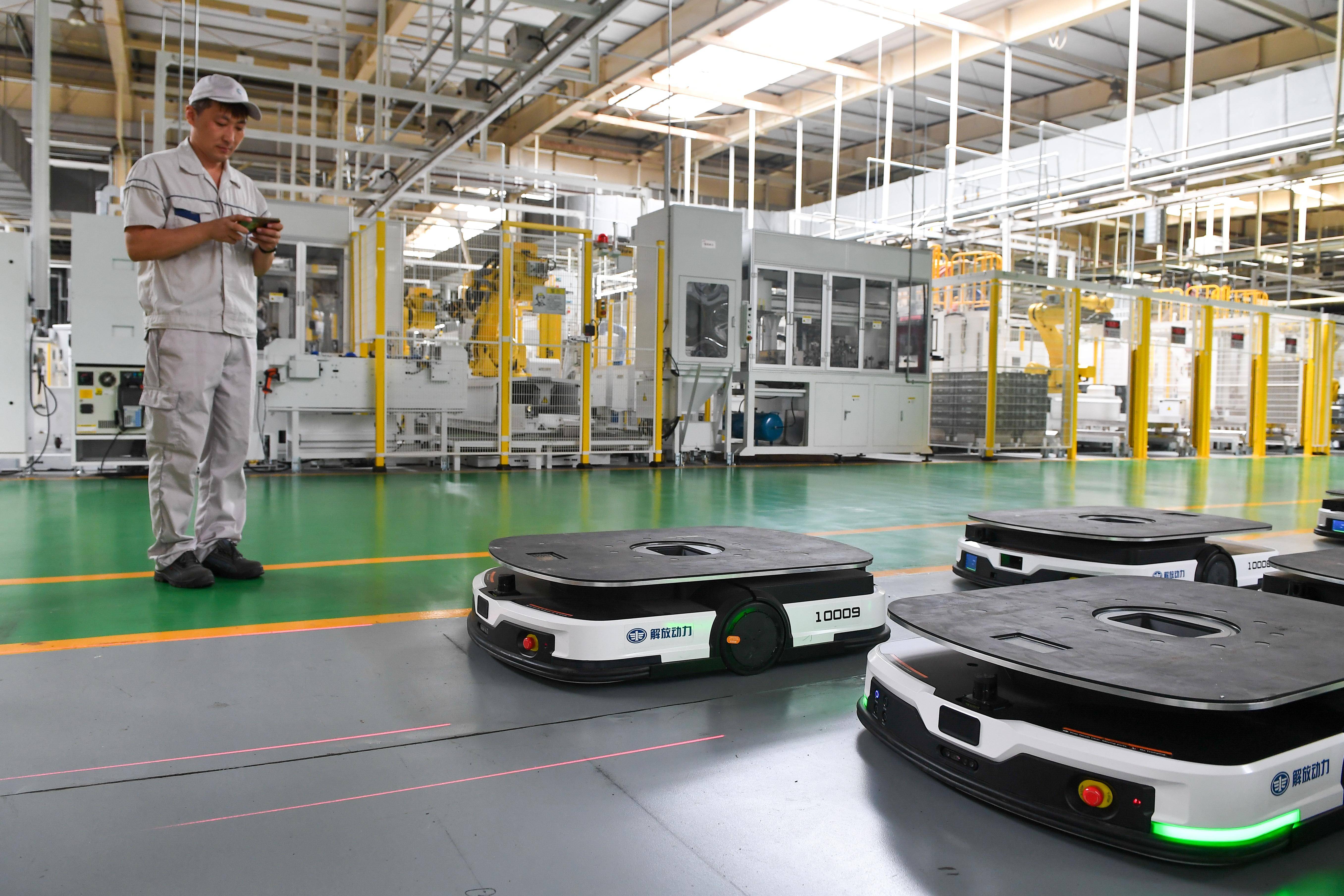 新春走基层丨机器人新春“上岗”工作忙