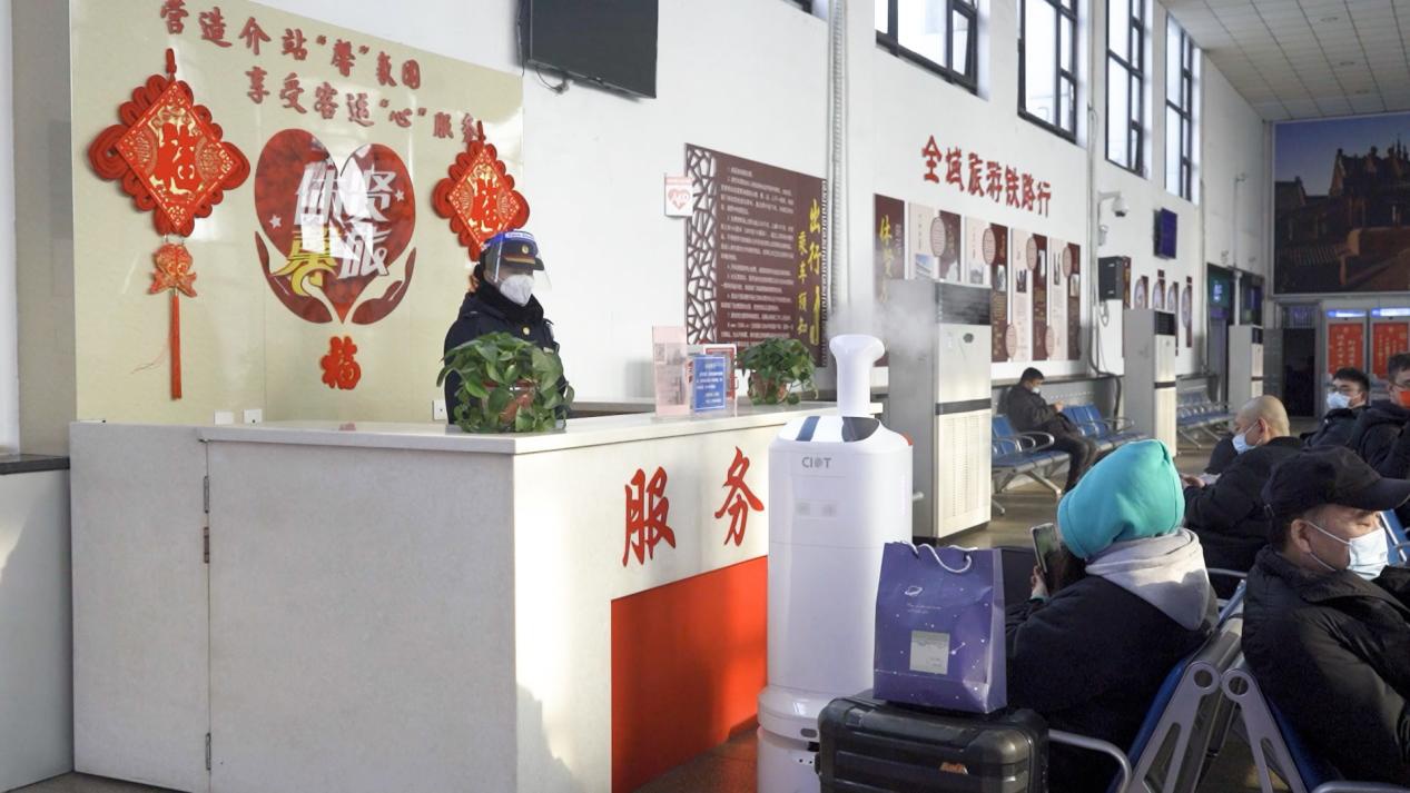 新春走基层丨机器人新春“上岗”工作忙