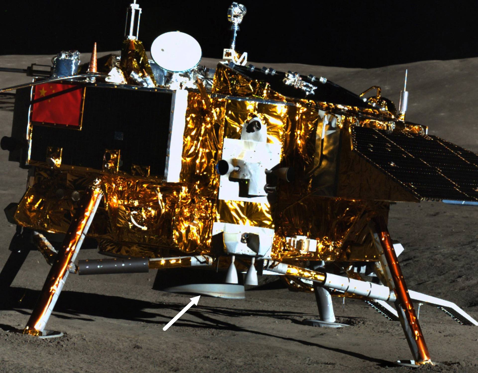 “望宇”“探索”!中国载人月球探测任务登月服和载人月球车名称正式确定