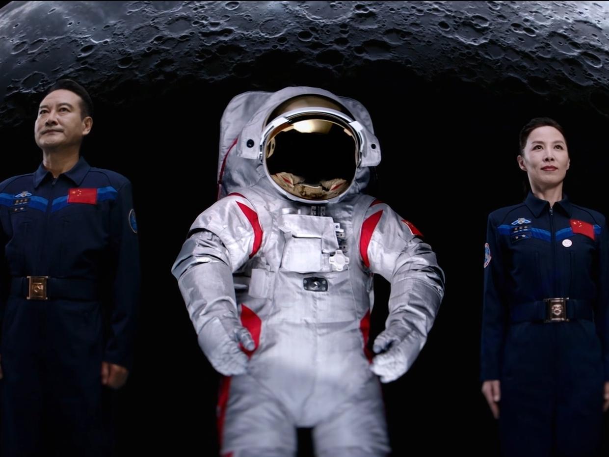 中国载人月球探测任务登月服和载人月球车名称正式确定