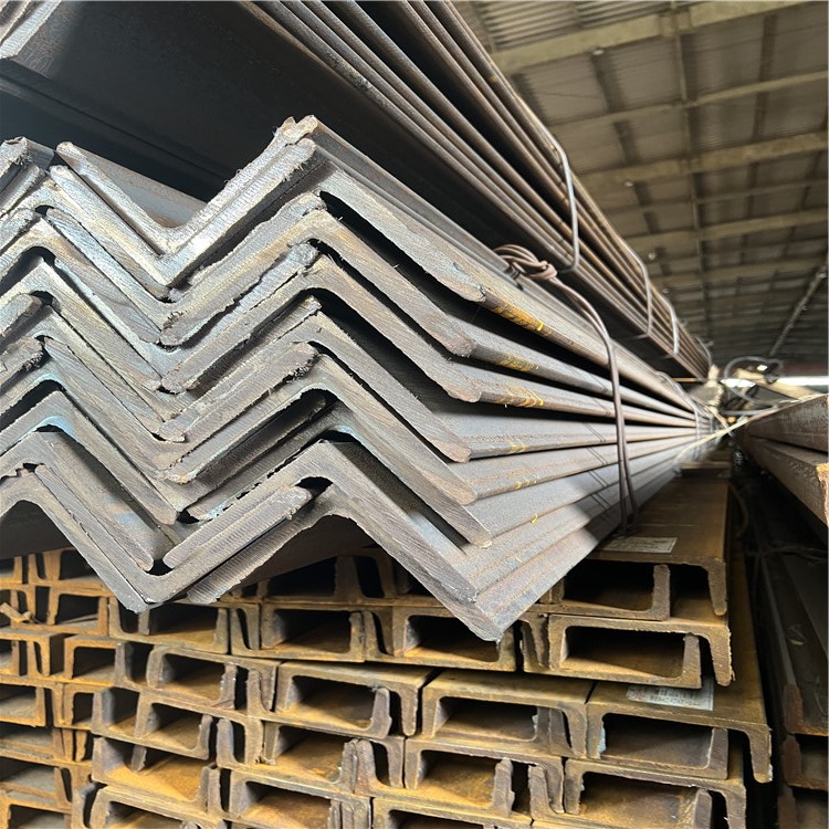 【库存】2月13日华东乙二醇港口库存69.27万吨