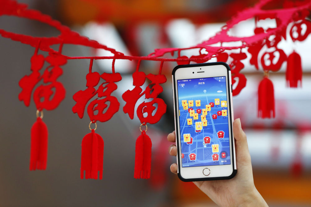 新华社消息|科技感的烟花,如何成为今年春节“顶流”?“新华深读”栏目为您解读