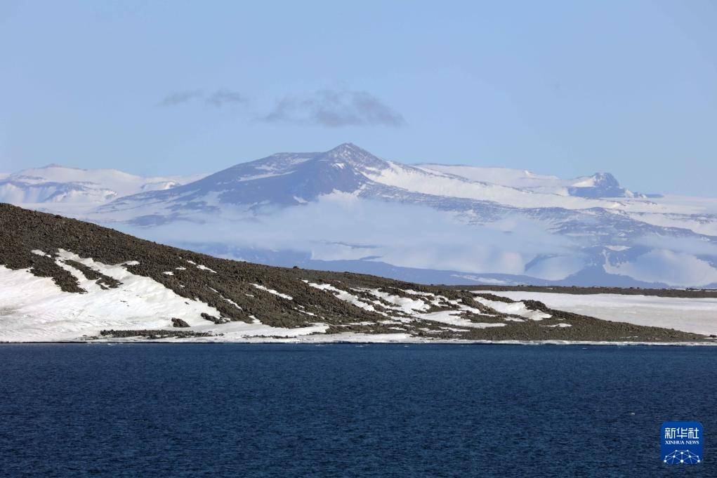 第41次南极考察丨中国首次在南极冰盖基于已有钻孔开展测井作业