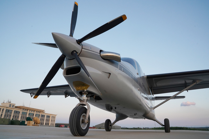 TP500无人机2002架机首飞成功