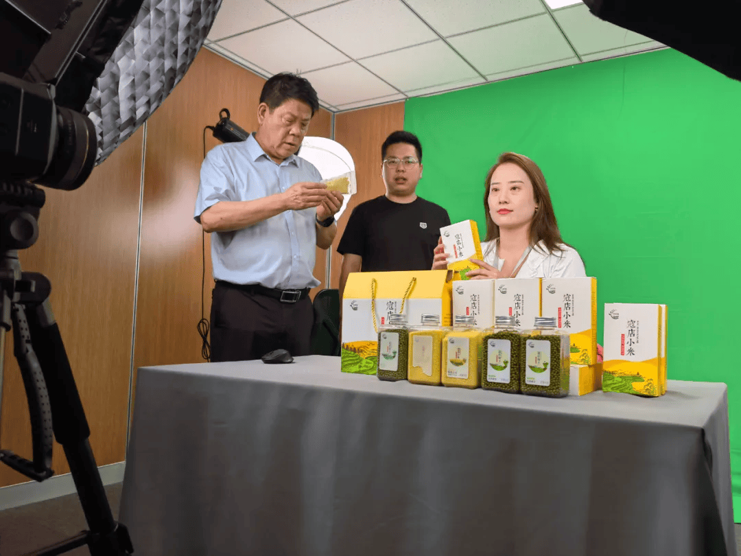 全国人大代表吴少玉：发挥直播带货店播、村播优势发展电商经济