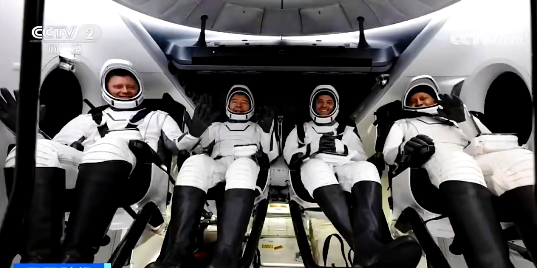 美载人“龙”飞船与国际空间站对接