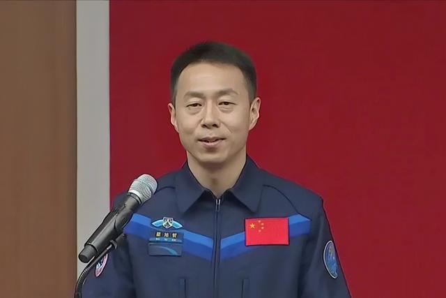 新纪录！蔡旭哲成为太空出舱次数最多的中国航天员