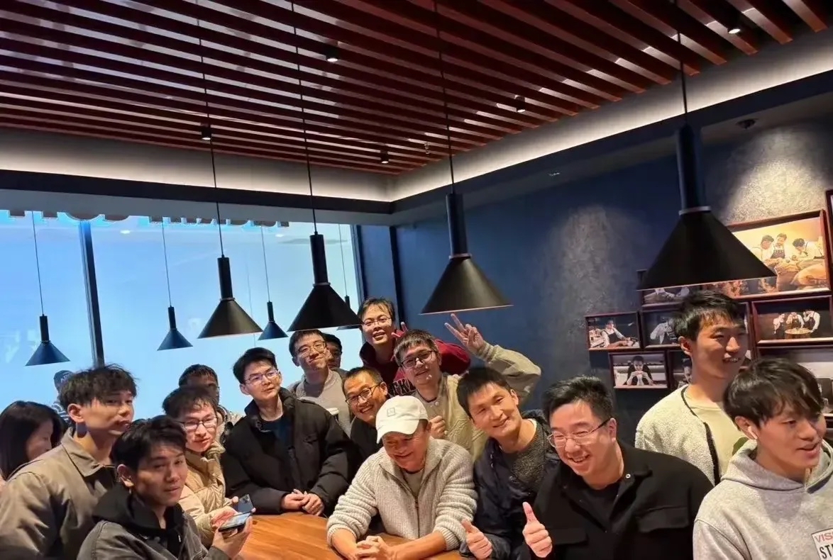 新华时评丨让精神之光照亮创新之路