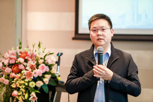 IDC报告：9项维度文心快码获8项满分