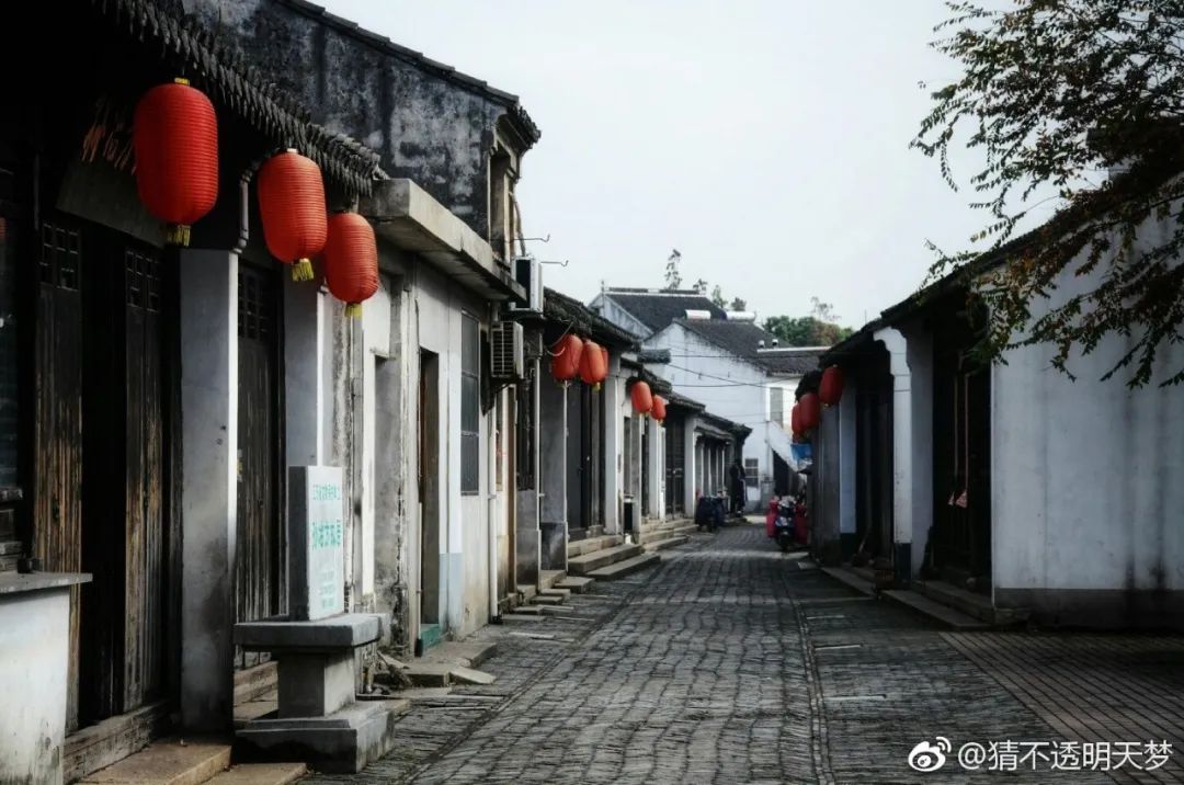 人文经济学丨古城古镇如何“各美其美”