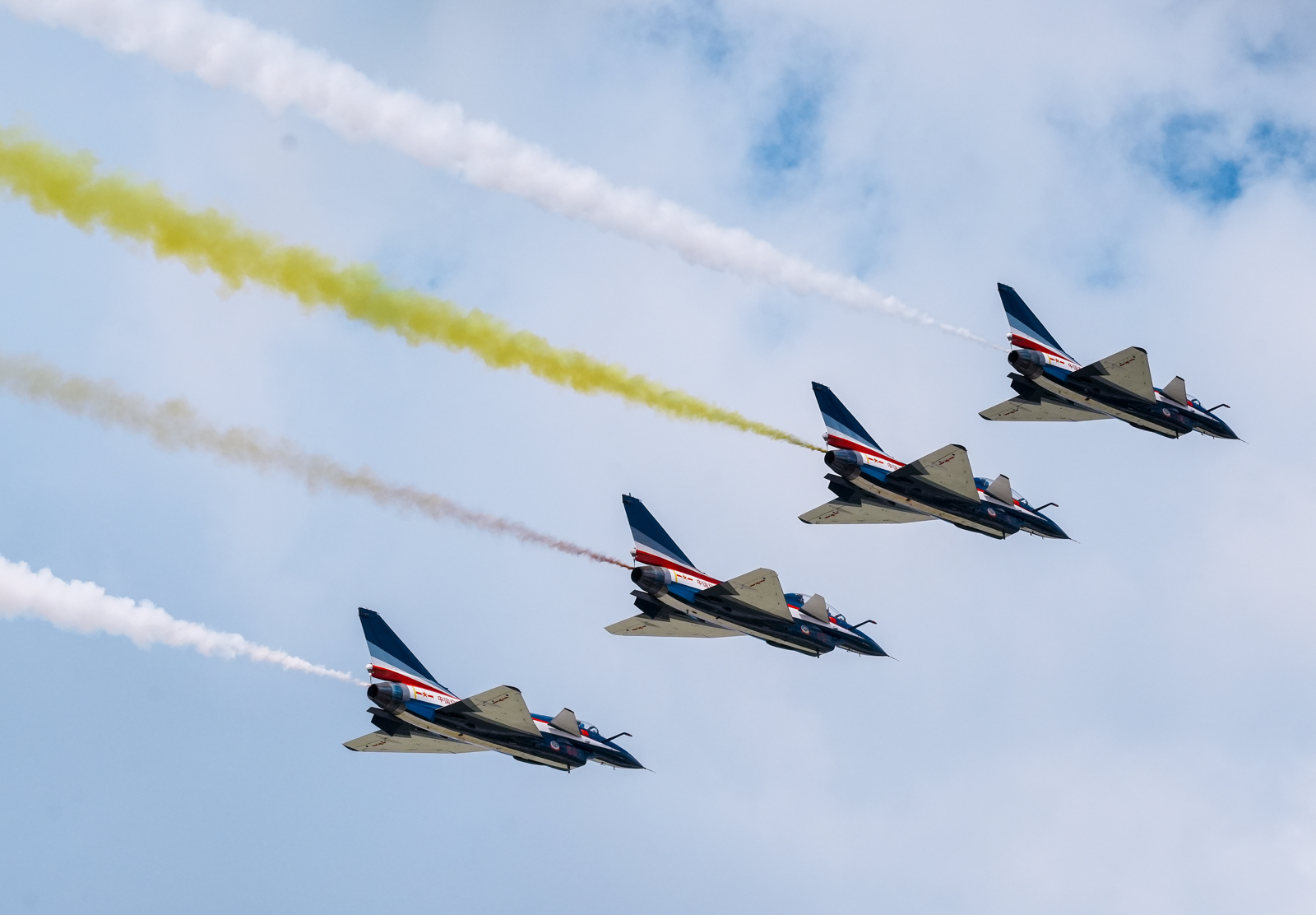 长春航展现“卡牌带你识战机”热潮