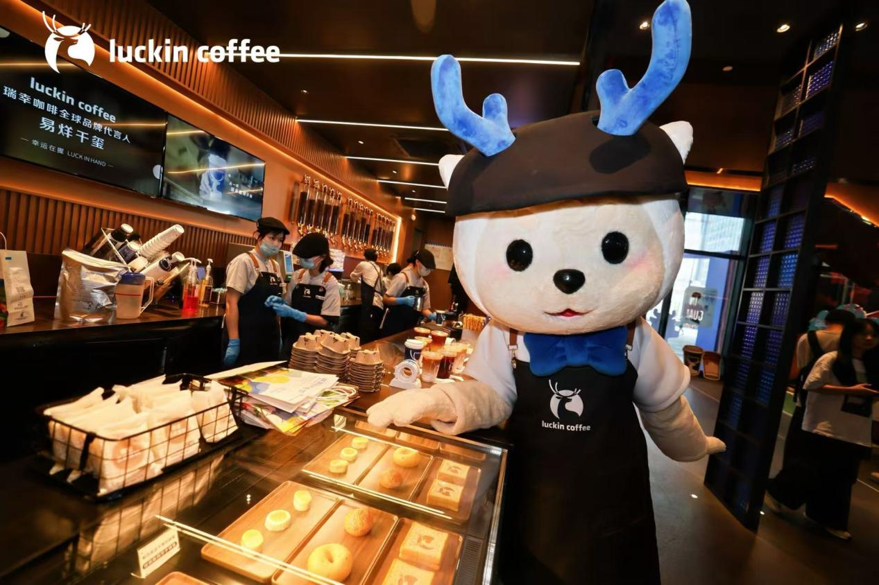 国际手语日,瑞幸这批“无声门店”迎来10位特殊的咖啡师